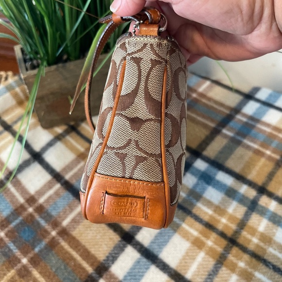 Coach Signature Brown and Tan Shoulder Bag - Picture 6 of 9